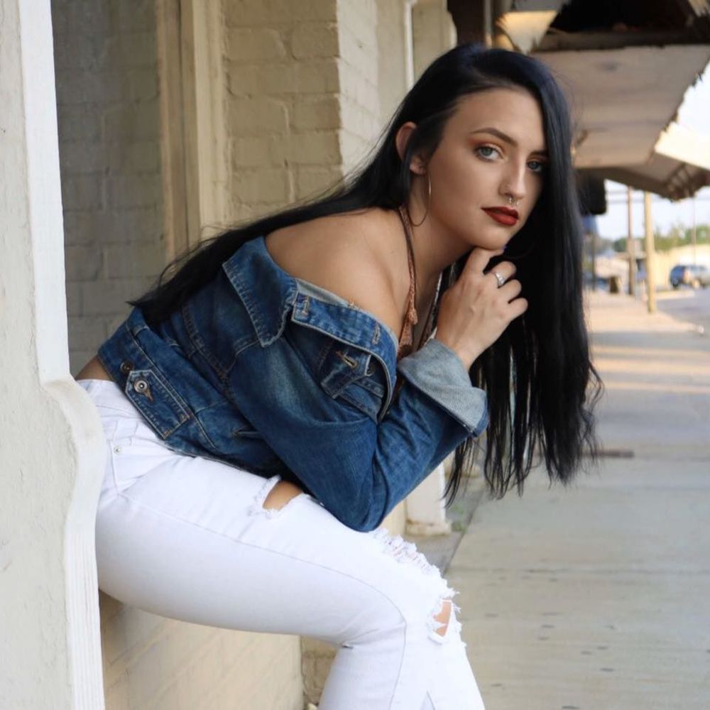 Meet your Posher, Nikki